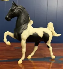 1990-1991 Breyer Pinto American Saddlebred #827 model horse