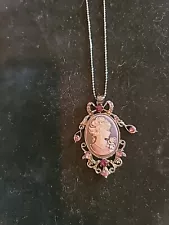 cameo necklace