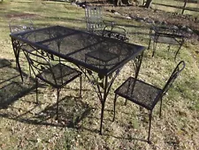 1950s VINTAGE Wrought Iron Patio Furniture Table 4 Chair Set Woodard Salterini?