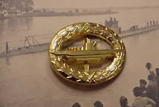 GERMAN NAVY / KRIEGSMARINE WWII SUBMARINE / U-BOOT WAR BADGE - GILT PIN-ON