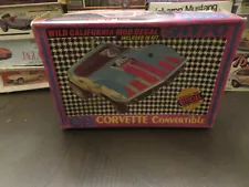 AMT 1969 Chevy Corvette Convertible 1/25