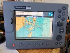 Raymarine C80 chartplotter