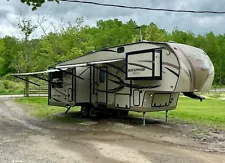 Stunning luxuary 3 slide 5th wheel travel trailer camper RV low reserve