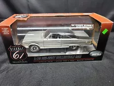 Highway 61 50281 1:18 Die Cast 1967 Plymouth Belvedere II Silver Edition in Box