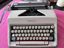 1960’s German Deluxe vintage typewriter for sale