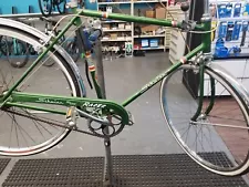 VINTAGE SCHWINN DELUXE RACER MED 3SPD