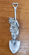 Vintage 1982 YOGI BEAR With Shovel 4" PEWTER Hanna Barbera Figurine