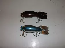 LOT OF 2 VINTAGE FRED ARBOGAST MUD BUG FISHING LURES METAL DIVING LIP AKRON