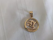 Vintage Monterey CA Cypress tree pendant 14k yellow gold 1" long 2.0g