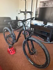 Giant Stance 29 2 Large Black Full Suspension Mountain Bike