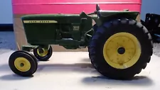 John Deere Tractor 3010 Diesel, 1992 Special Edition 1/16 Scale, Ertl Metal Rims