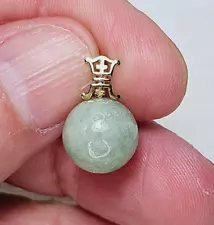 14k Gold Green Jade Round Pendant Chinese Character Estate Sale Item