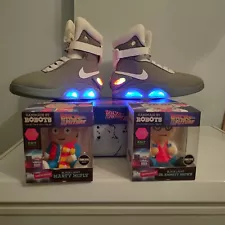 Universal Studios 'Back To The Future' Licensed Air Mags Size 13 with Figures