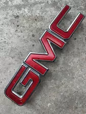 2001 - 2006 GMC Yukon Sierra XL Truck GRILL EMBLEM Badge Logo OEM parts