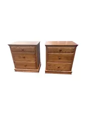 Amish style Traditional Oak 3 Drawer Nightstands