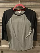 LuLaRoe Randy 3/4 Length Sleeve Shirt