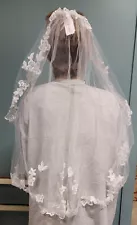 BEAUTIFUL WHITE VEIL WITH FLORAL EDGING