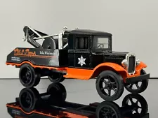 Ertl Old Cars Iola Wisconsin 1931 Hawkeye Wrecker Tow Truck 1/34 Coin Bank