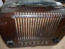 New ListingEmerson vintage AM electric table radio