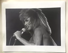 TINA TURNER - B/W PHOTOGRAPH - 8" x 10" - RARE ORIGINAL COPY - 1980s