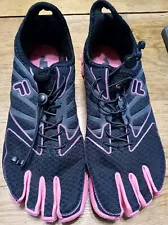 Fila Skele-Toes For Just About Everywhere Womens Size 10 black pink Shoe