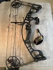 Hoyt Ignite Compound Bow Right Handed With accessories USA Made!