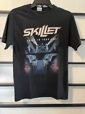 Good Used Unisex Size Small, Black, SKILLET DRIVE in TOUR 2021 Tshirt