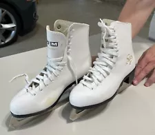 Vintage Girls Figure Skates White Ice Skating Boots SP Jamie Sale & David Pellet