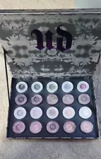 Urban Decay - Eyeshadow Vault *Limited Edition*