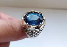 Beautiful 925 Sterling Silver Ring with Stunning London Blue Topaz For Sale