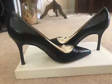 BNIB Manolo Blahnik Pumps- NAVY BLUE/37