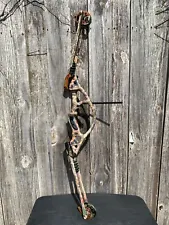 Reflex Excursion 50-60 lbs. 27-30" RH Right Handed Compound Bow Hunting Archery