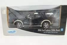 2006 Ford Explorer Eddie Bauer Welly 1:18 Die Cast