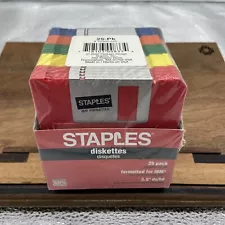 STAPLES 25 pack DISKETTES / FLOPPY DISKS - 3.5" - Multicolored -NEW - SEALED.