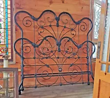 VICTORIAN QUEEN SIZE BRASS AND IRON BED