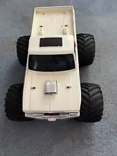 VTG TAMIYA CLOD BUSTER R/C MONSTER TRUCK 1/10