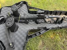 Barnett RC -150 Crossbow with bolts and case