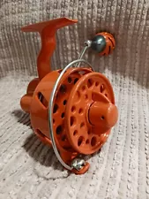 Crack 300 Custom Spinning Reel