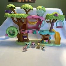 Littlest Pet Shop LPS 2010 Playset Magic Motion Treehouse Hasbro + 5 Pets!!