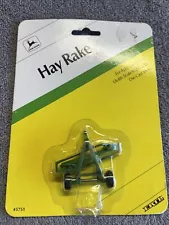 1/64 John Deere Hay Rake All Green NOS Bin #6