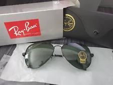 Ray-Ban Italy Sunglasses Black Green Aviator Never Worn