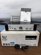 Rotel RC-1070 Preamp Stereo Control Amplifier (MISSING THE REMOTE CONTROL )