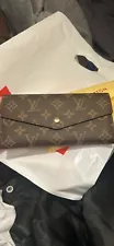 (send Best Offer) Louis Vuitton wallet (for Reselling Or Personal Use)