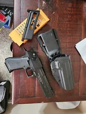 CYBERGUN Magnum Research Desert Eagle Select Fire With Extras