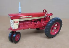 Farmall 560 Tractor With Quick Hitch Old Ertl Toy 1/16 Original