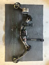 Hoyt Avenger Compound bow