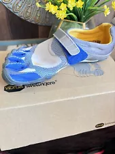 VIBRAM Women's Size 42 EU Five Fingers Barefoot Minimalist Shoes Blue