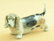 Miniature Ceramic Basset Hound Puppy Dog Pet Tumdee Dolls House Ornament KD1