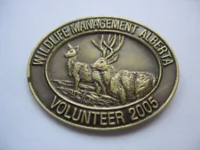 2005 ALBERTA WILDLIFE MANAGEMENT LAPEL PIN - VOLUNTEER - MULE DEER