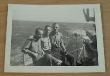 RARE 1945 WWII 'Snapshot Photo' US Navy SUBMARINE On DECK w/ GUN~